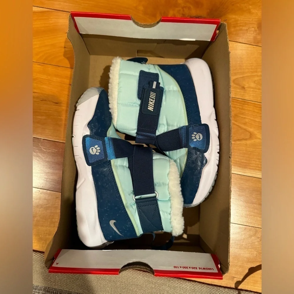 Nike Flex Advance Boot SE Faux Fur New in Box